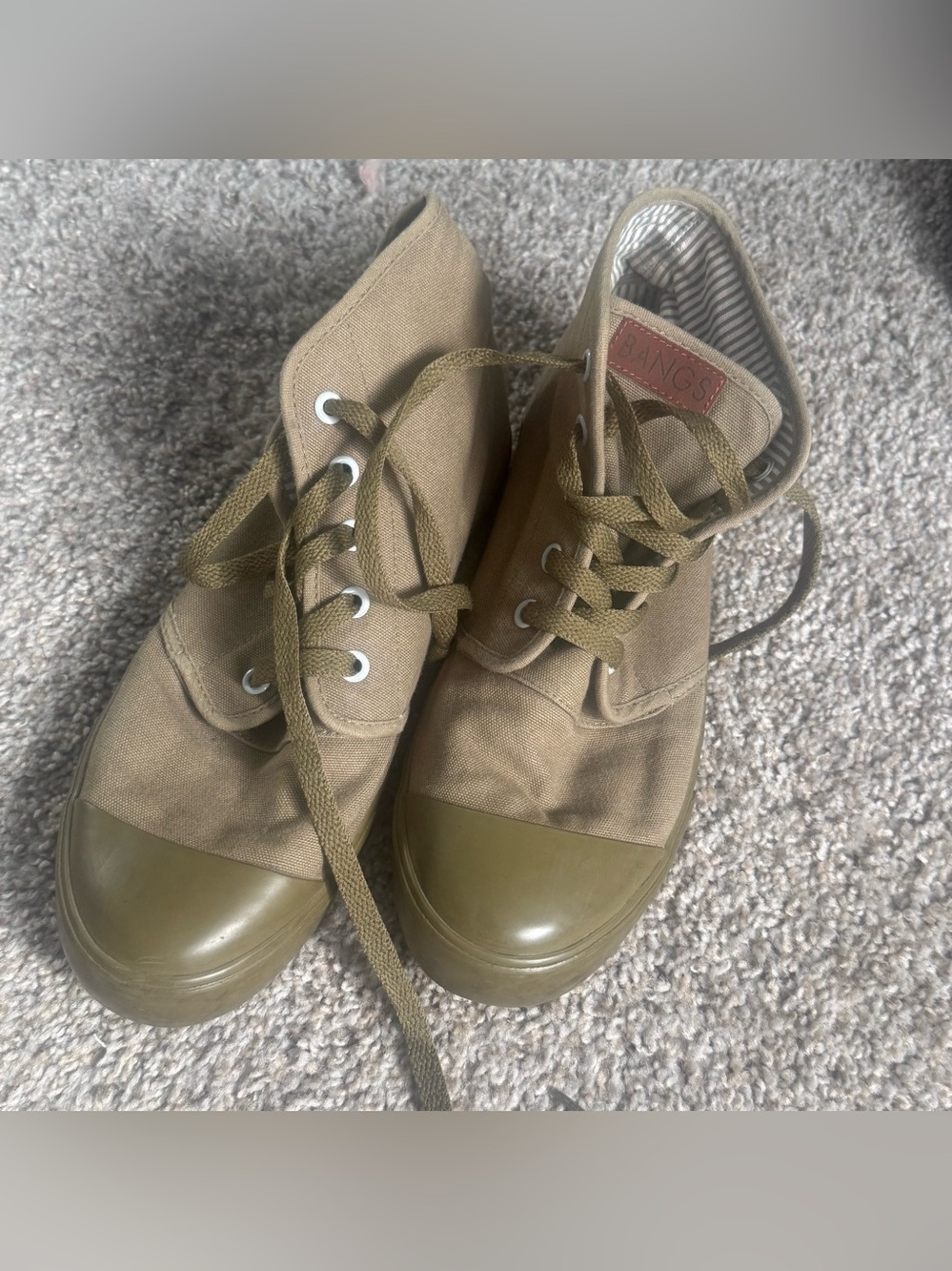 Casual Green/Tan Canvas Sneakers Bangs Men’s 7.0 Women’s Size 8.5